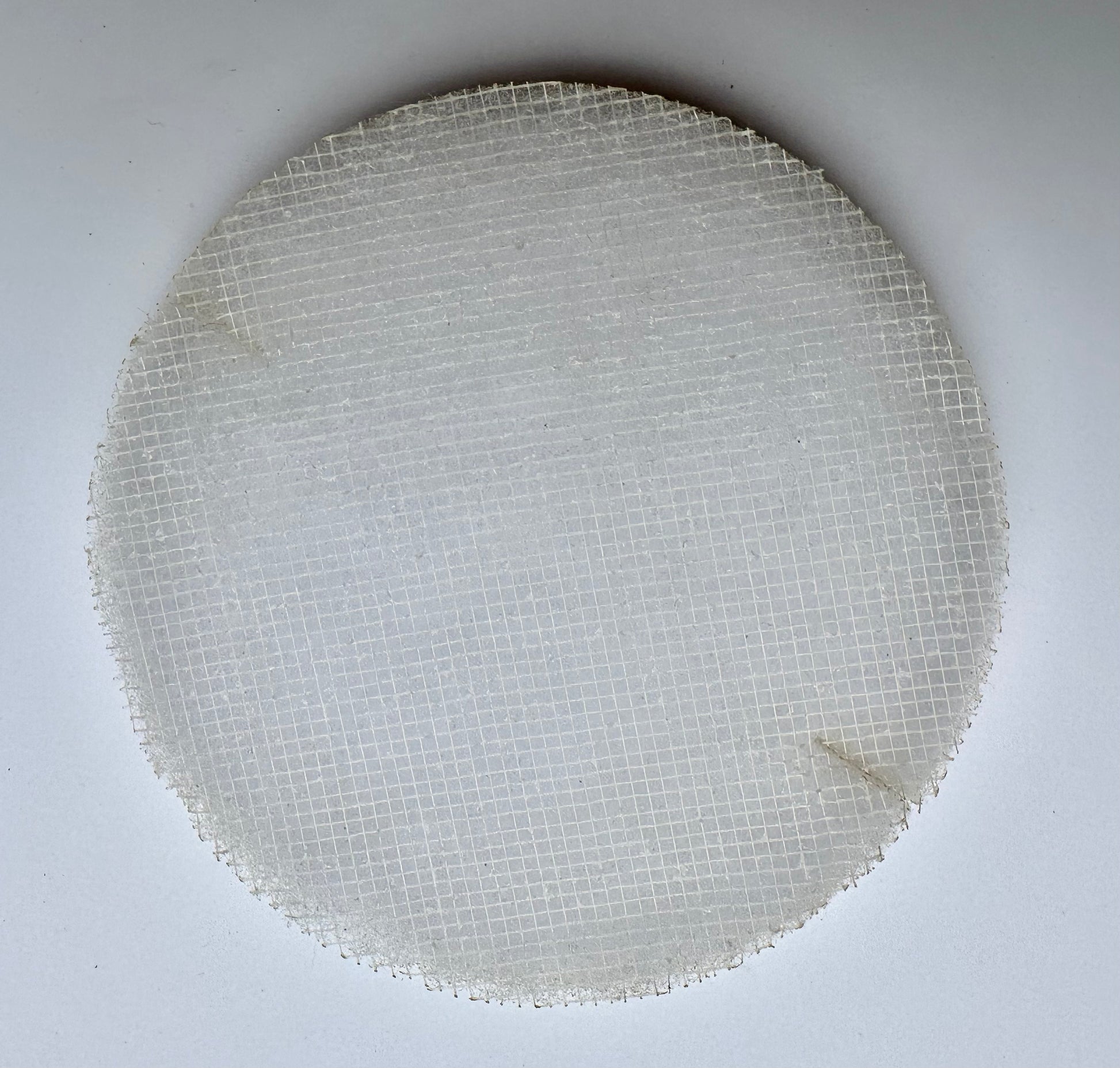 F5 filter captures 98% of all coarse dust particles and 50% of fine dust particles larger than 1μm. This includes dust particles loaded with bacteria and germs, allergy-forming pollen, metallurgical dust, dye and dust mites. This makes the F5 filter very suitable for use during the pollen season.