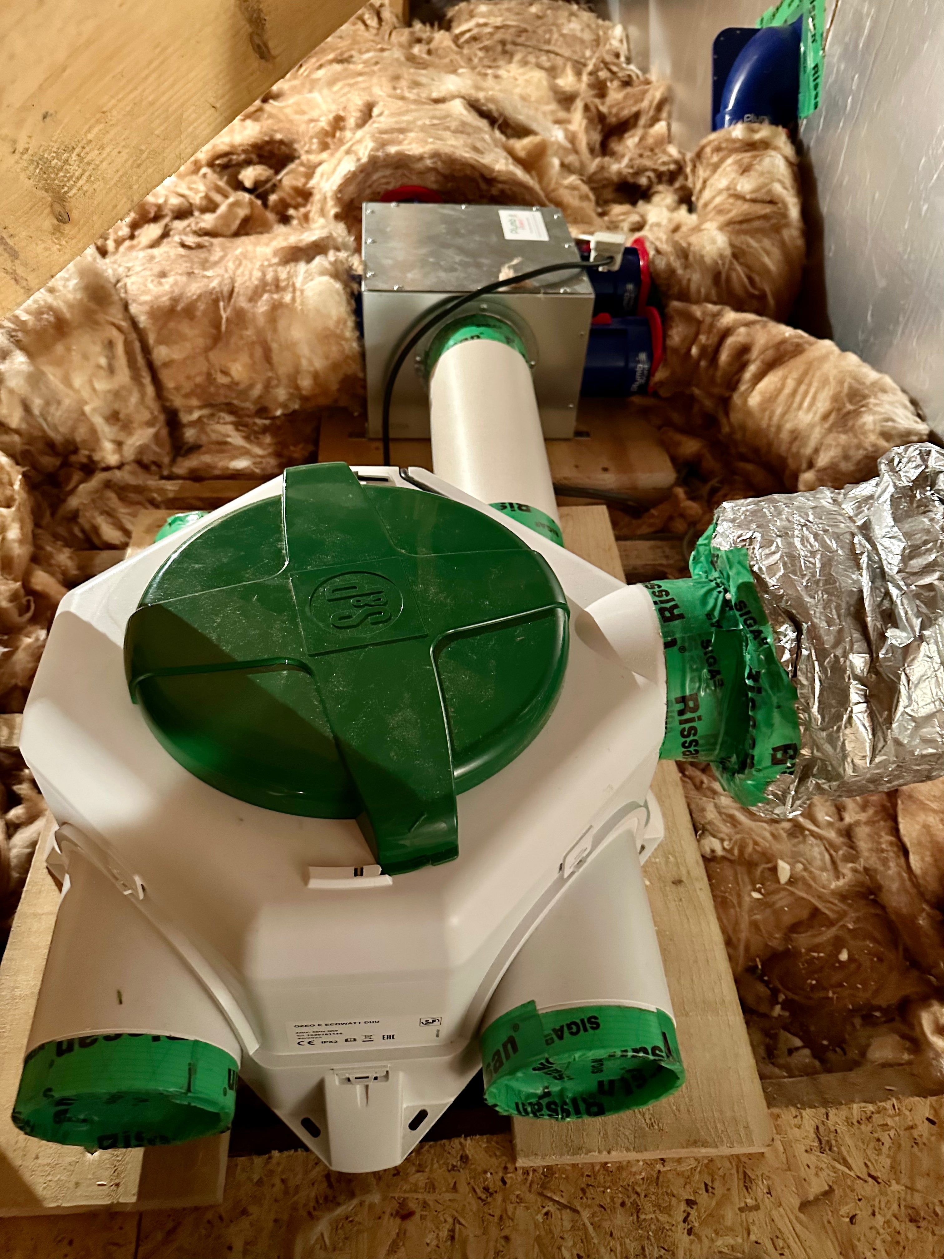 Cmev connected to Plumbavent S90 manifold and ducting system